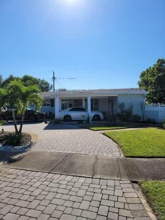 Kluston Manor, 2370 NW 180th Ter, Miami Gardens, Florida 33056, image 2