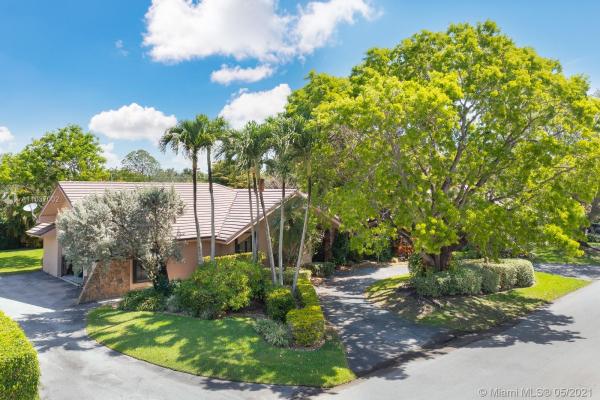 Pinecrest Residential, 7525 SW 115th St, Pinecrest, Florida 33156, image 2