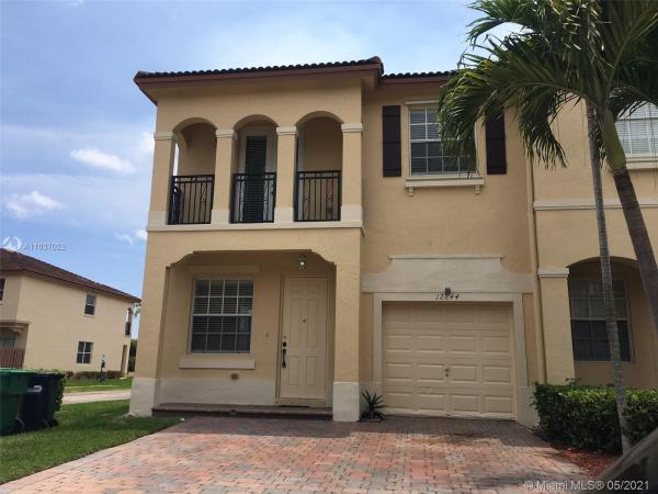Tuscany Village, 12844 SW 132nd Ter, Three Lakes, Florida 33186, image 2