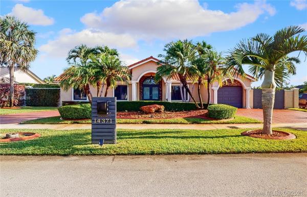 Bird Lakes North, 14371 SW 43rd Ter, Kendale Lakes, Florida 33175, image 2