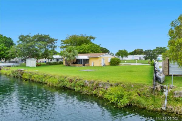 Point Royale, 19261 Sterling Dr, Cutler Bay, Florida 33157, image 2