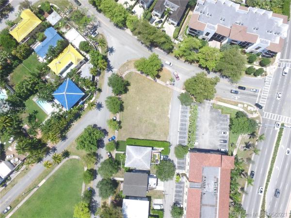 545-590 Menendez, Coral Gables, Florida 33146, image 2