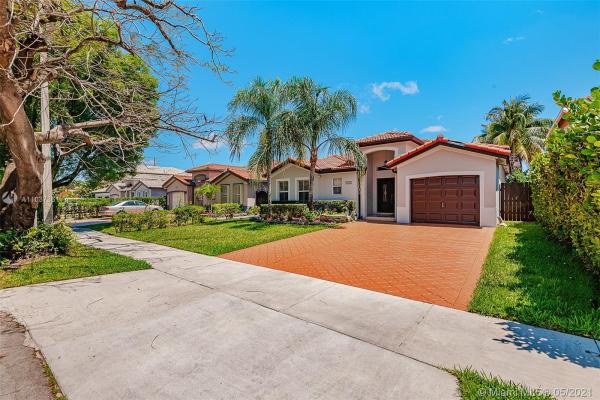 Big Five Homes, 9256 SW Grand Canal Dr, Fountainebleau, Florida 33174, image 1