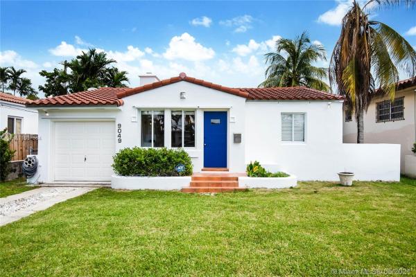 Altos Del Mar, 9049 Carlyle Ave, Surfside, Florida 33154, image 2