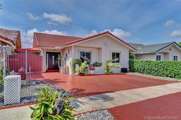 Lakes Of Palm Springs, 6976 NW 168th St, Country Club, Florida 33015, image 2