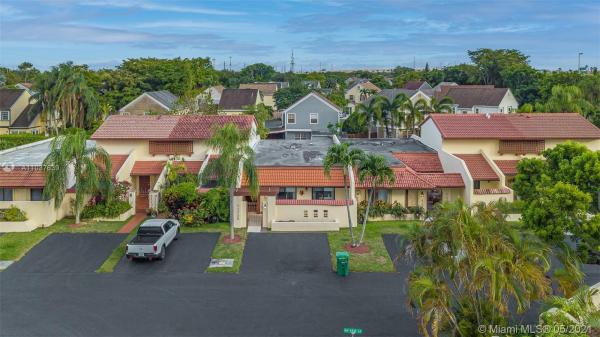 Woodstock Townhomes, 11738 SW 112th Ln #11738, Kendall, Florida 33186, image 2