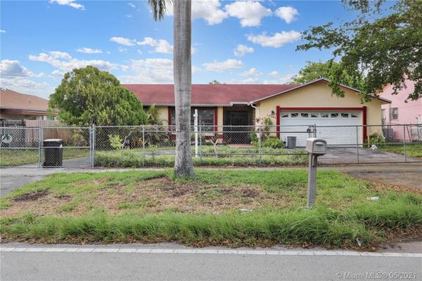 Cantisano, 10381 SW 168th St, Palmetto Estates, Florida 33157, image 2