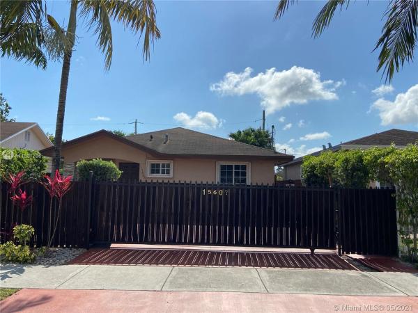 Venetian Gardens, 15607 NW 37th Pl, Miami Gardens, Florida 33054, image 2
