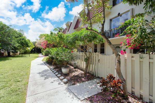 1655 NE 115th St #3B, Unincorporated Dade County, Florida 33181, image 2