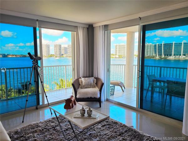 Les Pelicans, 18260 N Bay Rd #602, Sunny Isles Beach, Florida 33160, image 2