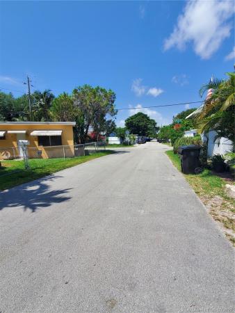 Trailer City, 2315 NE 136th St, North Miami Beach, Florida 33181, image 2