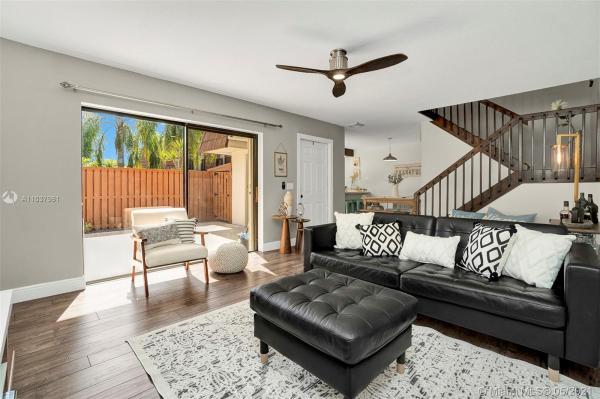 Ridgewood, 9106B SW 20th St, Davie, Florida 33324, image 2