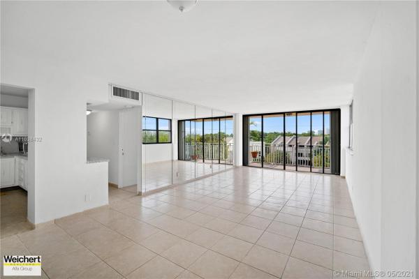 Waterside Towers, 2450 NE 135th St #302, North Miami, Florida 33181, image 1