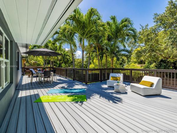 Glendale Manor, 450 NW 91st St, El Portal, Florida 33150, image 1