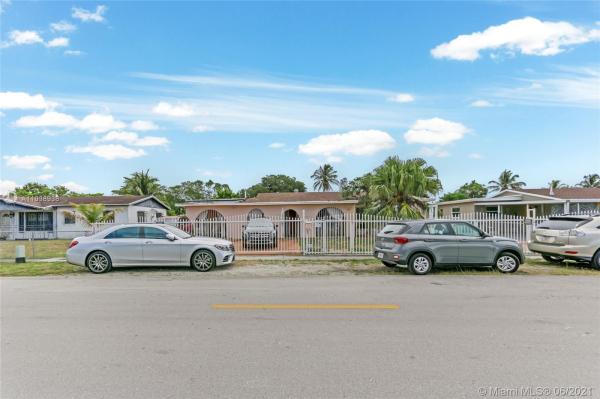 Carol City Gardens, 19405 NW 43rd Ave, Miami Gardens, Florida 33055, image 2