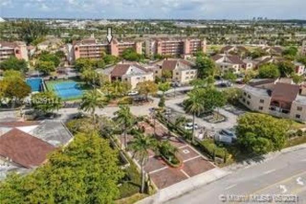 West Fontaine, 10245 NW 9th Street Cir #114-9, Fountainebleau, Florida 33172, image 2