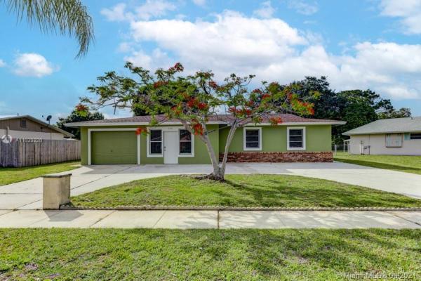 298 NE Surrey, Florida 34983, image 2