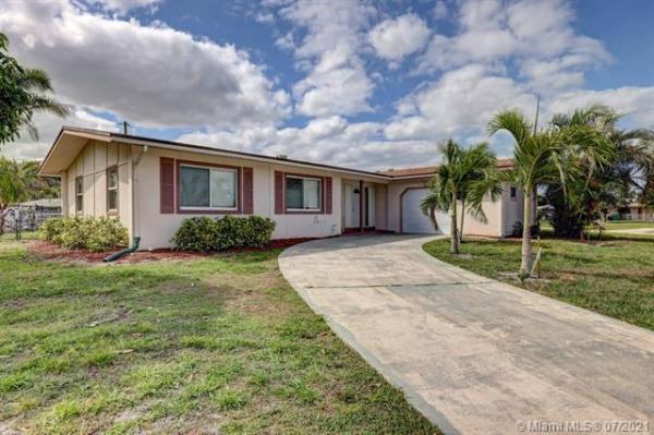 192 SE Lucero, Florida 34983, image 2