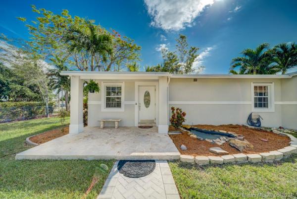 Tropical Estates, 5125 SW 99th Ave, Olympia Heights, Florida 33165, image 2