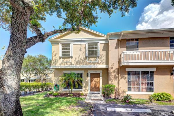 Crown Colony, 2897 S Edgehill Ln, Cooper City, Florida 33026, image 2