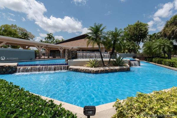 Village Homes At Lakes Of The Meadow, 15045 SW 48th Ter #E-100, Kendall West, Florida 33185, image 2
