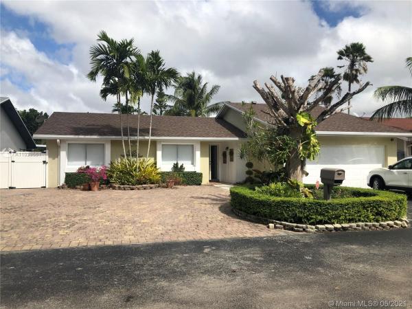 Sugarwood, 10115 SW 144th Pl, The Hammocks, Florida 33186, image 2