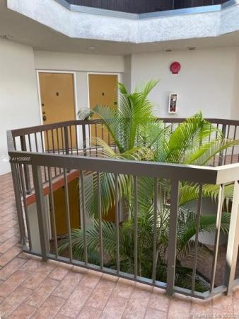 Bleau Fontaine, 9429 Fontainebleau Blvd #211-33, Fountainebleau, Florida 33172, image 2