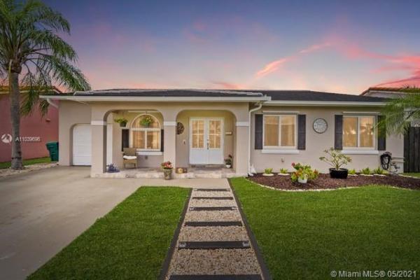 Majestic Homes, 14605 SW 174th Ter, Richmond West, Florida 33177, image 2