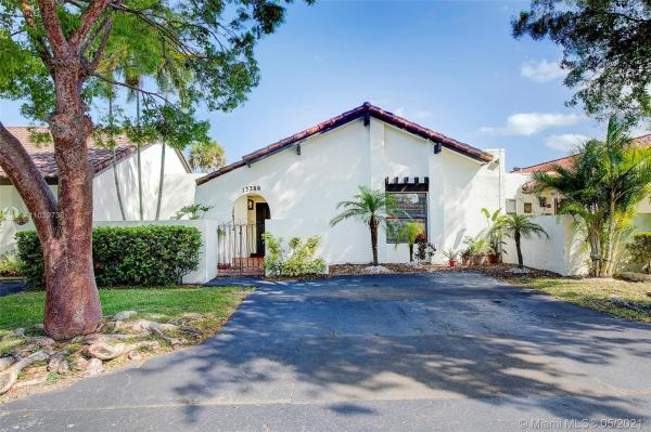 Town Villas In The Crossings, 13386 SW 115th Ter, The Crossings, Florida 33186, image 2