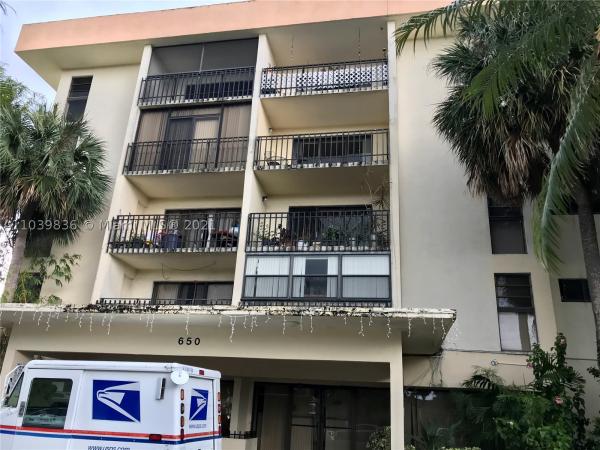 Victory Gardens, 650 NE 149th St #302F, Golden Glades, Florida 33161, image 1