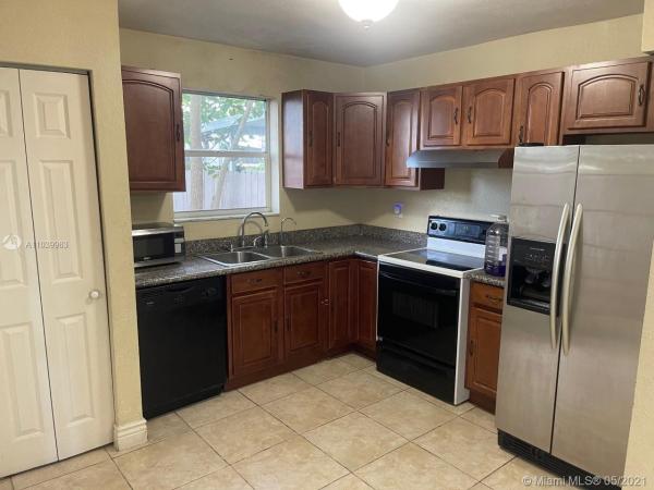 Saga Bay Townhomes, 20934 SW 84th Ave, Cutler Bay, Florida 33189, image 2