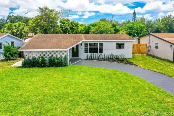 2331 Kingston Dr, Miramar, Florida 33023, image 2