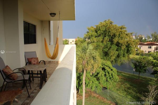 Canongate, 800 NE 195th St #402, Ives Estates, Florida 33179, image 2