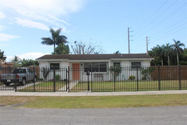 Leisurewood Manor, 15640 SW 294th Ter, Leisure City, Florida 33033, image 2