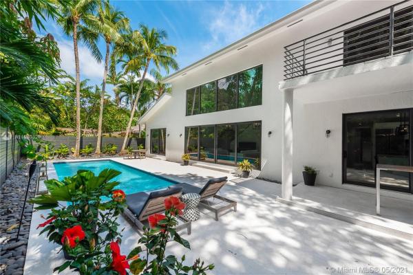 East Utopia, 3782 El Prado Blvd, Miami, Florida 33133, image 2