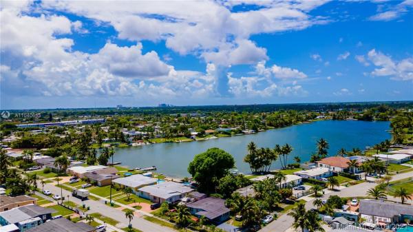 Westwood Lakes Residential, 4211 SW 109th Ct, Westwood Lakes, Florida 33165, image 2