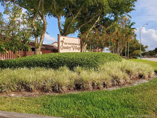 Townhomes Of Country Lake, 18841 NW 65th Ct #18841, Country Club, Florida 33015, image 2