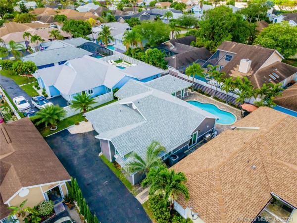 Royal Glen, 10164 SW 139th Pl, The Hammocks, Florida 33186, image 2