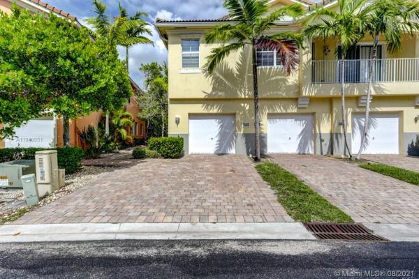 Sierra Bay, 3211 Scarletta Dr, Riviera Beach, Florida 33404, image 2