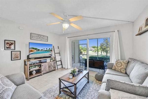 Lago Del Rey North, 2805 Casita Way #115, Delray Beach, Florida 33445, image 2