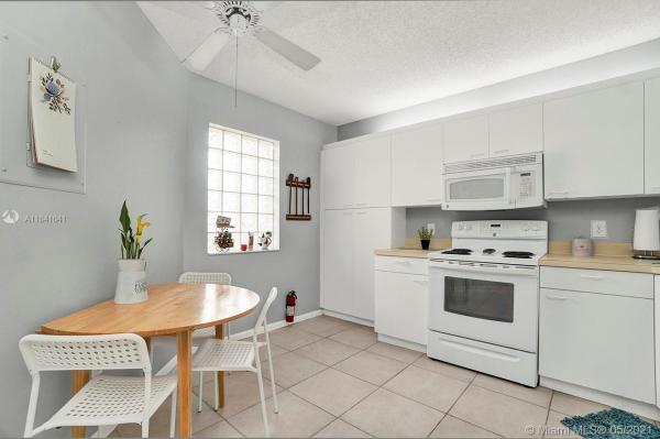 Illustre Village, 5265 Brisata Cir, Boynton Beach, Florida 33437, image 2