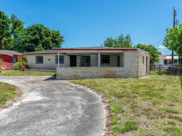 Carol City, 3920 NW 173rd Ter, Miami Gardens, Florida 33055, image 2