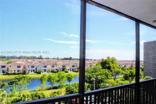 Chantilly, 900 NE 195th St #508, Ives Estates, Florida 33179, image 1