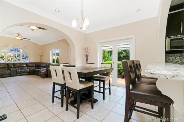 Ocean Beach, 1255 Lenox Ave, Miami Beach, Florida 33139, image 2