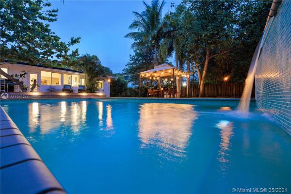 Dunnings Miami Shores, 162 NW 106th St, Miami Shores, Florida 33150, image 2