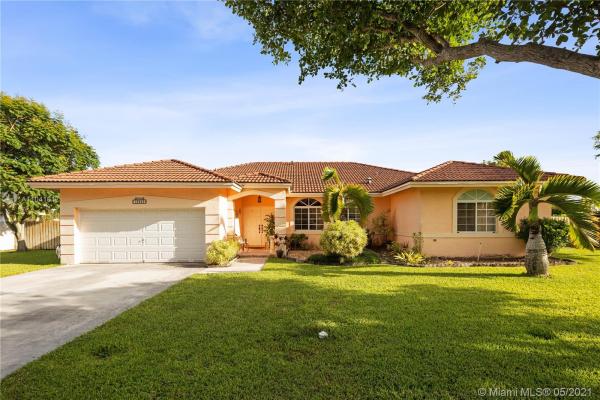 13250 SW 200th Ter, Unincorporated Dade County, Florida 33177, image 2