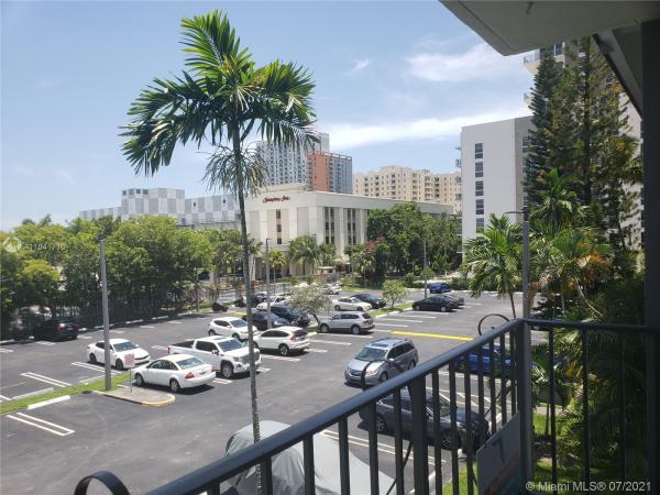 Granada Dadeland, 8107 SW 72nd Ave #307E, Glenvar Heights, Florida 33143, image 2