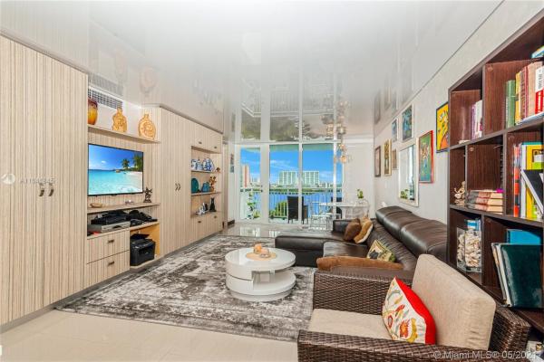 Winston Towers 500, 301 174th St #911, Sunny Isles Beach, Florida 33160, image 2