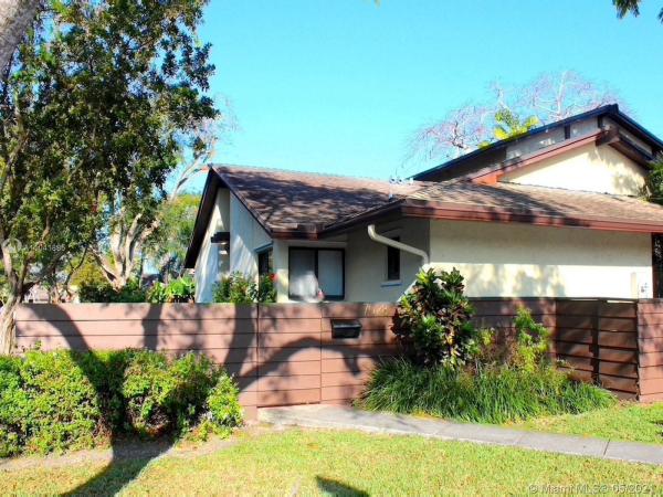Monterrey Villas, 7028 SW 105th Ct, Sunset, Florida 33173, image 2