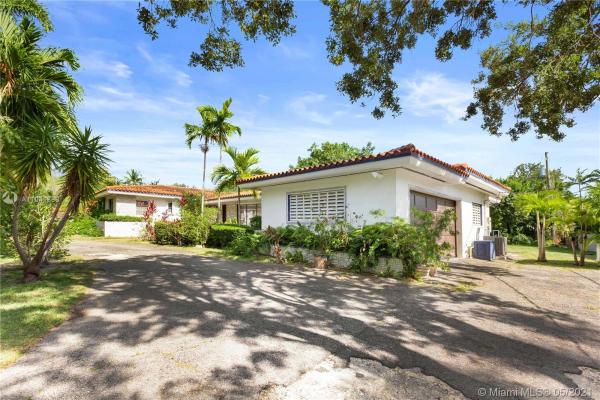 Coral Gables Country Club, 910 Valnera Ave, Coral Gables, Florida 33146, image 2